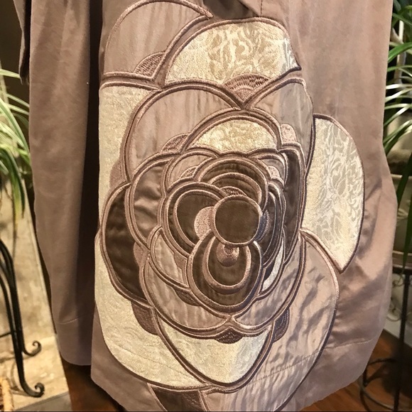 Anthropologie Cotton Taupe Embroidered floral top - Picture 6 of 8